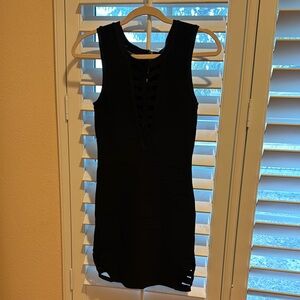 Black Sleeveless Knee-Length Sheath Dress